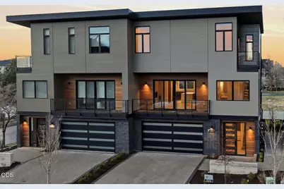 210 SW Log Court #7, Bend, OR 97702 - Photo 1