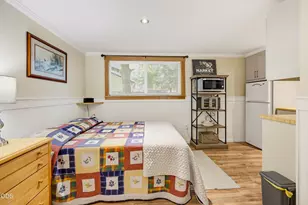383 Whispering Pines Ln, Grants Pass, OR 97527 - Photo 49