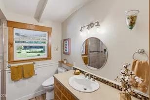383 Whispering Pines Ln, Grants Pass, OR 97527 - Photo 29