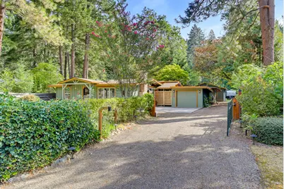 383 Whispering Pines Lane, Grants Pass, OR 97527 - Photo 3
