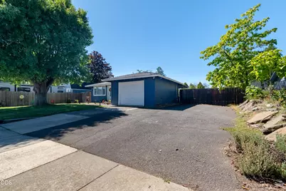 7701 Bellaire Way, White City, OR 97503 - Photo 3