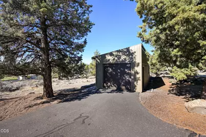 21042 Robin Avenue, Bend, OR 97703 - Photo 49