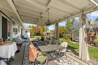 667 Rose Valley Court, Central Point, OR 97502 - Photo 5