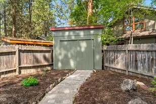 1940 SW Forest Ridge Ave, Bend, OR 97702 - Photo 41