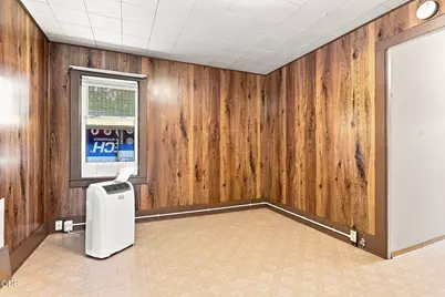 121 N Front Street, Talent, OR 97540 - Photo 11