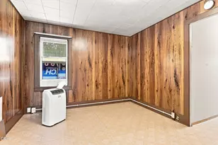 121 N Front St, Talent, OR 97540 - Photo 11