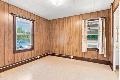 121 N Front Street, Talent, OR 97540 - Photo 15
