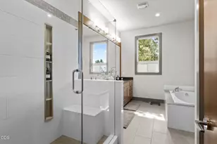 62720 NW Ridge Rock Ct, Bend, OR 97703 - Photo 17