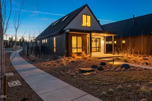 3262 NW Celilo Ln, Bend, OR 97703 - Photo 23