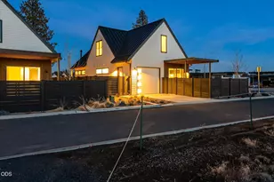 3262 NW Celilo Ln, Bend, OR 97703 - Photo 21