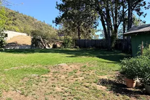 1336 NE Beacon Dr, Grants Pass, OR 97526 - Photo 5