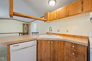 185 NW Harwood St, Prineville, OR 97754 - Photo 13