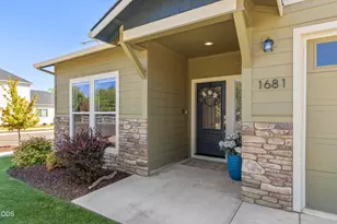 1681 Thomas Rd, Medford, OR 97501 - Photo 5
