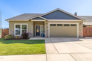 1681 Thomas Rd, Medford, OR 97501 - Photo 1