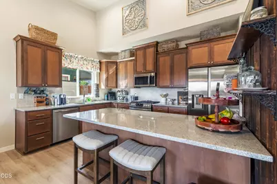 1681 Thomas Road, Medford, OR 97501 - Photo 15