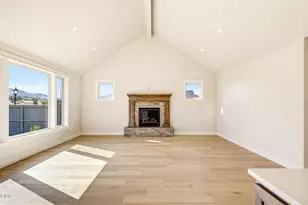 449 Autumn Hls Dr, Medford, OR 97504 - Photo 5