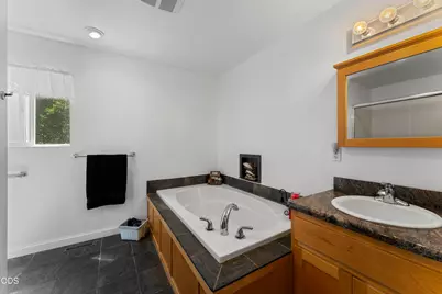 370 Horseshoe Drive, Grants Pass, OR 97526 - Photo 19