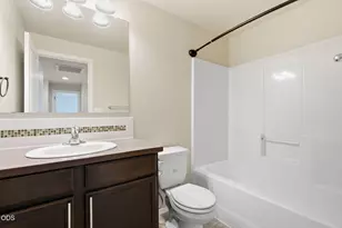 21141 SE Azalia Ave, Bend, OR 97702 - Photo 33