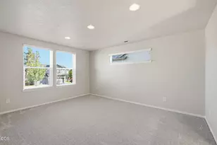 21141 SE Azalia Ave, Bend, OR 97702 - Photo 17
