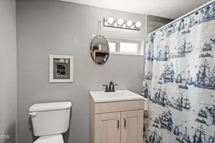 2395 Redwood Ave, Grants Pass, OR 97527 - Photo 5
