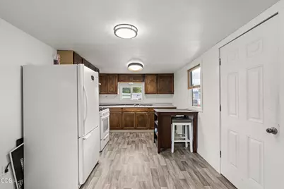 2395 Redwood Avenue #42, Grants Pass, OR 97527 - Photo 11