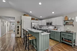 495 NE Spruce Ct, Redmond, OR 97756 - Photo 3