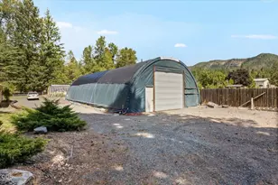 333 Earhart Rd, Rogue River, OR 97537 - Photo 23