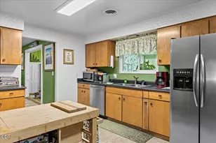 333 Earhart Rd, Rogue River, OR 97537 - Photo 9