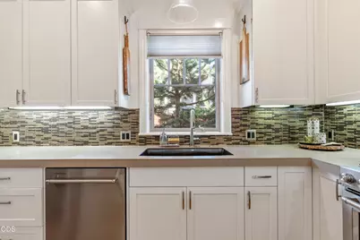 1657 NW Mt Washington, Bend, OR 97703 - Photo 9