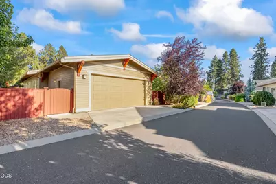 1657 NW Mt Washington, Bend, OR 97703 - Photo 27