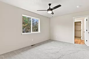 151 SE Champagne Ct, Grants Pass, OR 97527 - Photo 13
