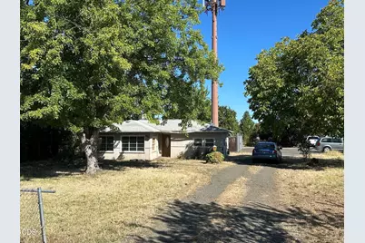 925 Gilman Road, Medford, OR 97504 - Photo 1
