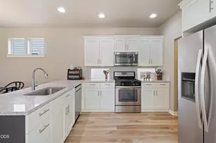 61066 SE Sydney Harbor Dr, Bend, OR 97702 - Photo 17