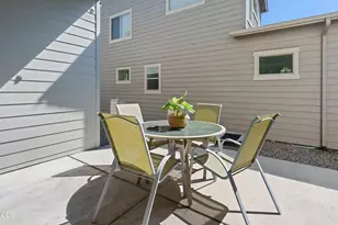 61066 SE Sydney Harbor Dr, Bend, OR 97702 - Photo 33