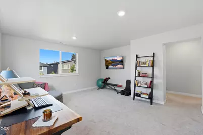 20732 SE Iron Horse Lane, Bend, OR 97702 - Photo 17