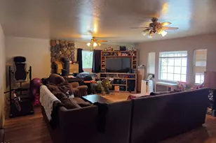 [Address not provided], Grants Pass, OR 97527 - Photo 17