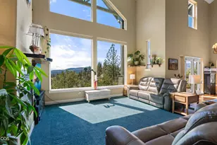 33 Quail Run Dr, Shady Cove, OR 97539 - Photo 3