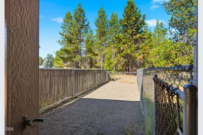 15944 Woodchip Lane, La Pine, OR 97739 - Photo 9