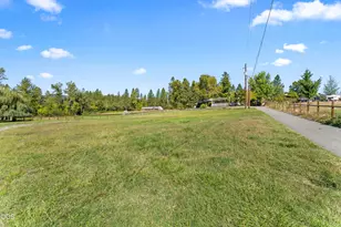 5550 Demaray Dr, Grants Pass, OR 97527 - Photo 43