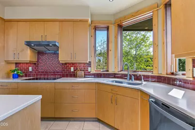 1042 Trail Creek Drive, Redmond, OR 97756 - Photo 11
