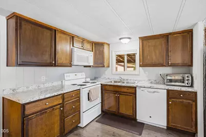 16046 Davis Avenue, La Pine, OR 97739 - Photo 11