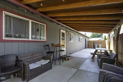 401 Morningside Street, Medford, OR 97501 - Photo 17