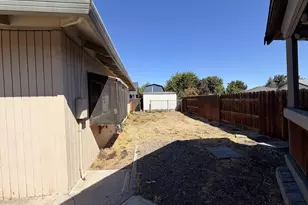 1106 Hampton Dr, Central Point, OR 97502 - Photo 15
