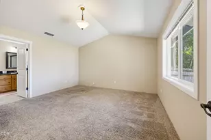 425 SE Cadet Ct, Grants Pass, OR 97527 - Photo 17
