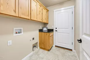 425 SE Cadet Ct, Grants Pass, OR 97527 - Photo 27