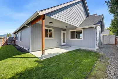 425 SE Cadet Court, Grants Pass, OR 97527 - Photo 33