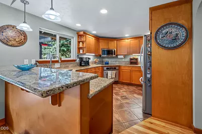 60947 Garnet Street, Bend, OR 97702 - Photo 9