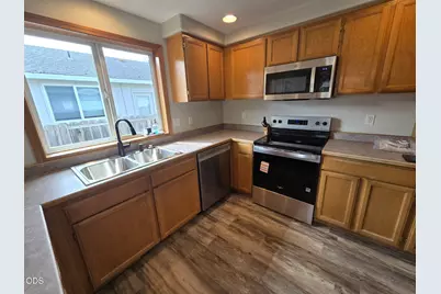 1826 Northwood Drive, Central Point, OR 97502 - Photo 3