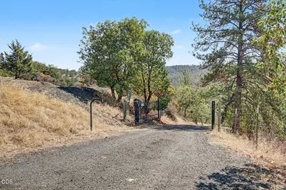 6590 Hillcrest Road, Medford, OR 97504 - Photo 63