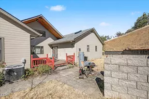 6590 Hillcrest Rd, Medford, OR 97504 - Photo 51